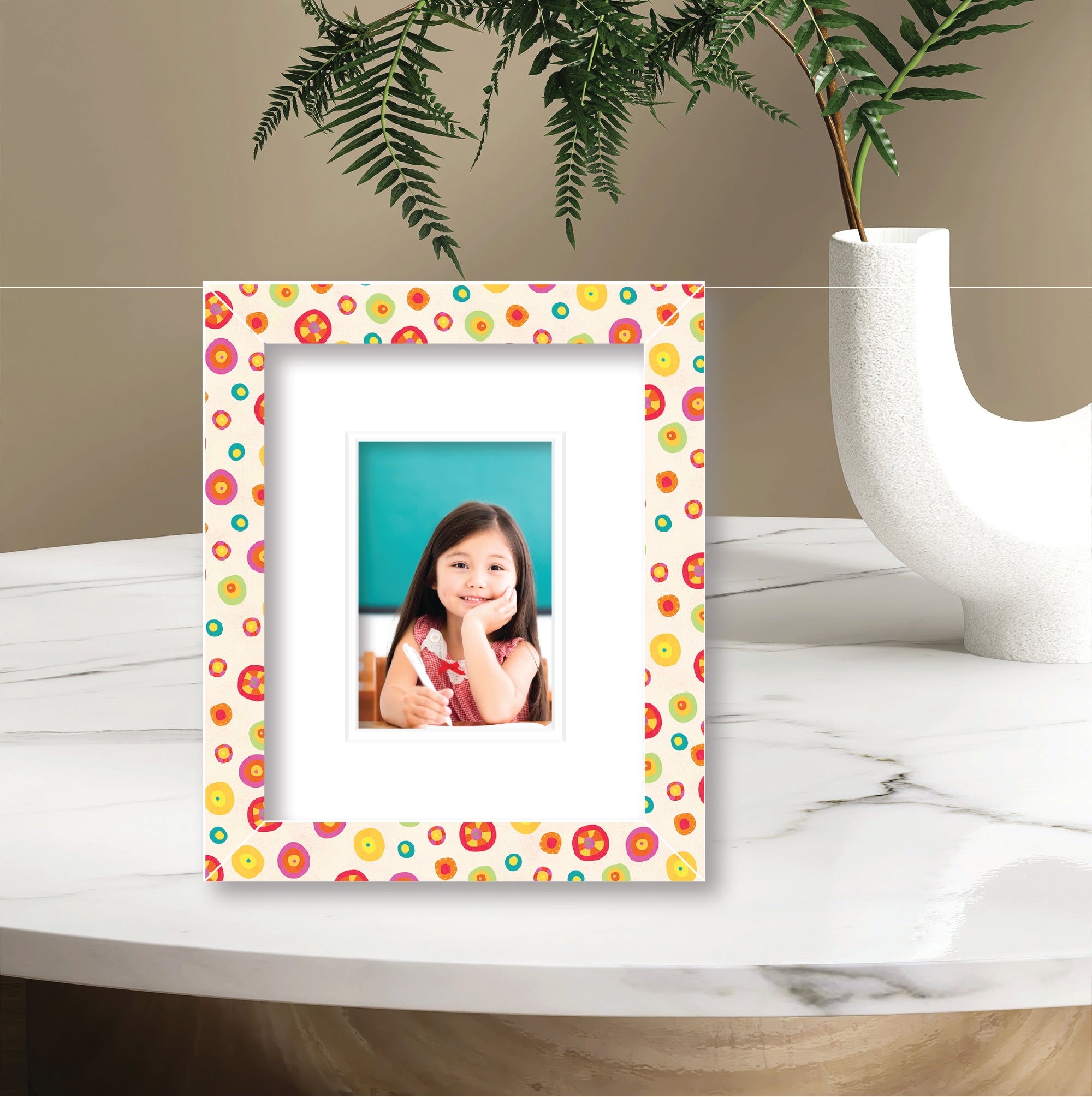 ColorBloom Moments™ - Yay Grad! - 8"x10" 1-4"x6" Opening Easel Back/Wall Frame