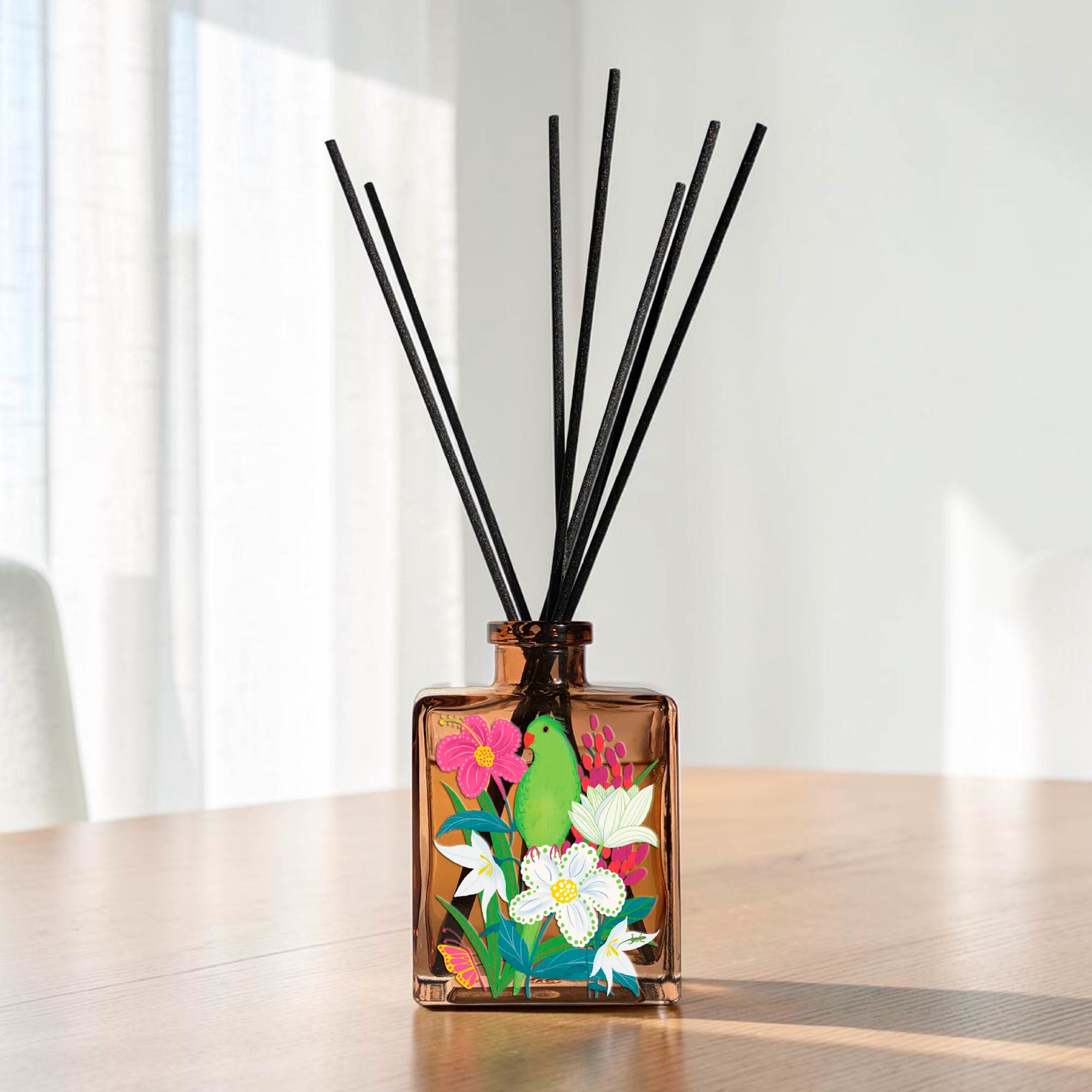 Hawaii - Coconut and Hibiscus 5oz Oil Reed Diffuser Set - Michelle Ingari Parrot Paradise Collection