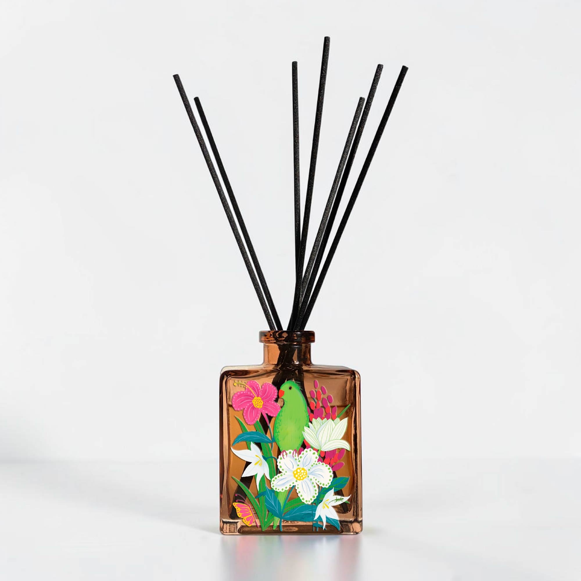 Hawaii - Coconut and Hibiscus 5oz Oil Reed Diffuser Set - Michelle Ingari Parrot Paradise Collection