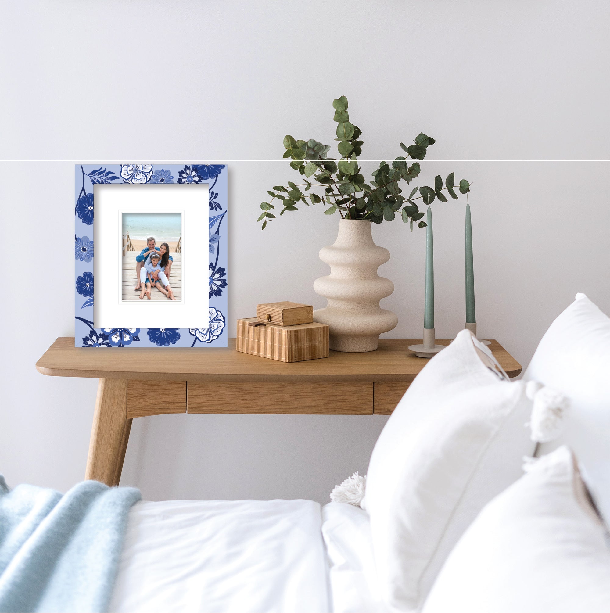 ColorBloom Moments™ - Blue Dream - 8"x10" 1-4"x6" Opening Easel Back/Wall Frame