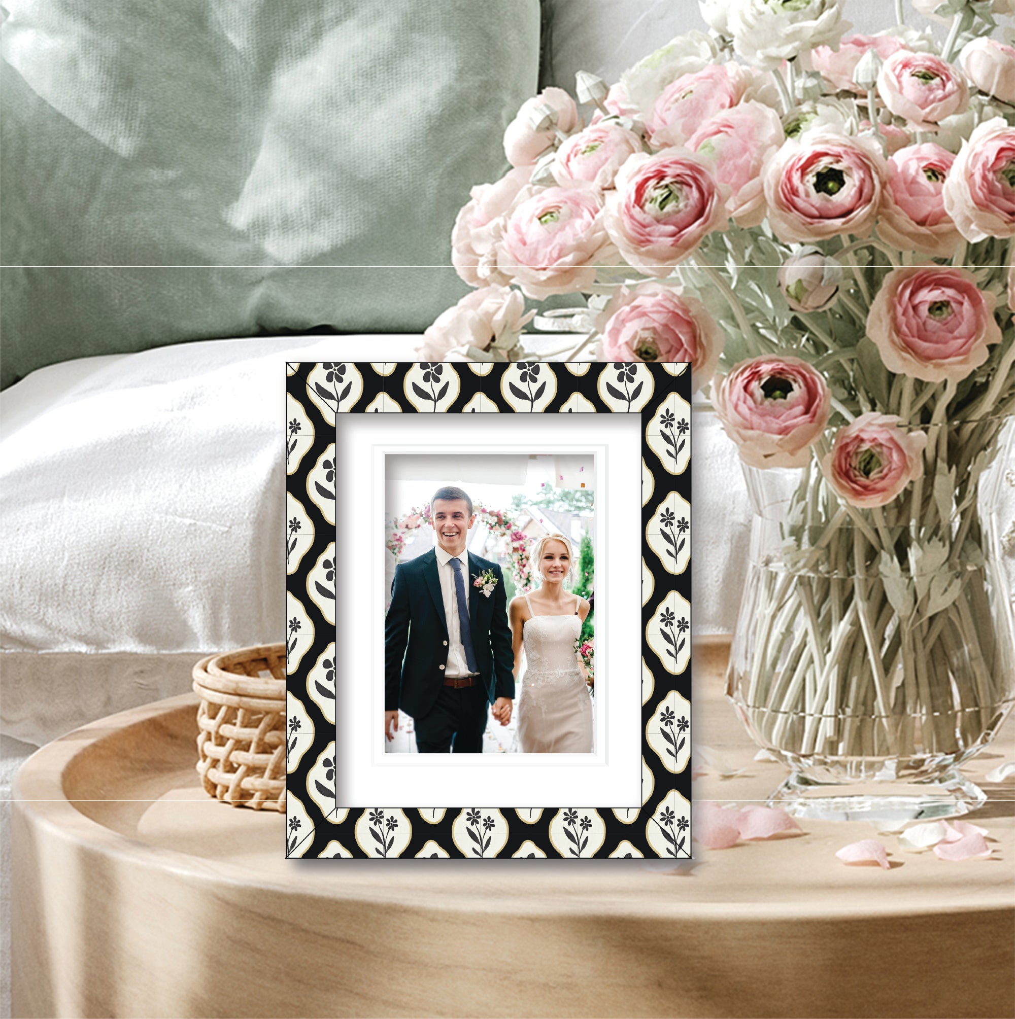 ColorBloom Moments™ - Black & White Floral - 8"x10" 1-5"x7" Opening Easel Back/Wall Frame