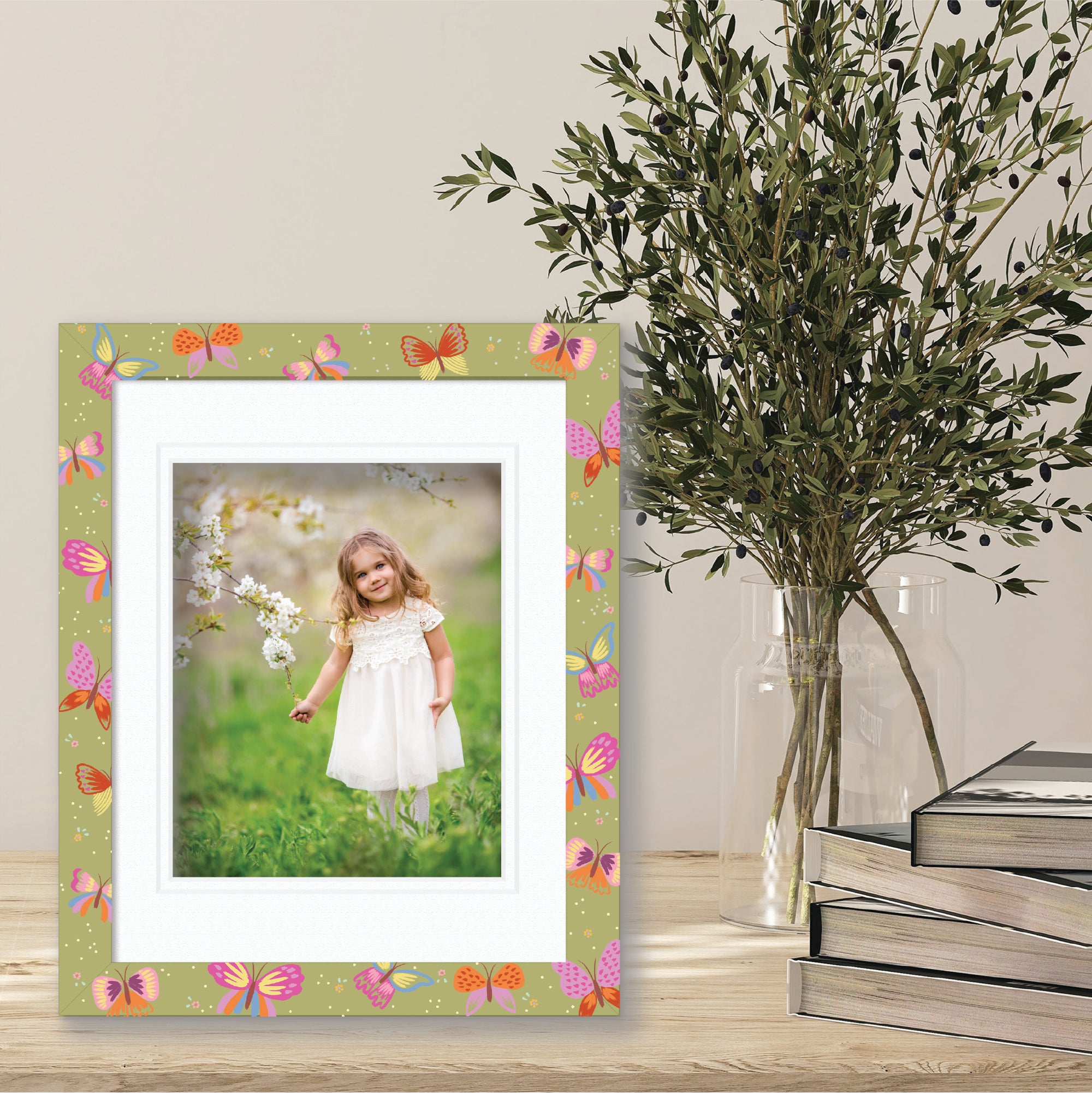 ColorBloom Moments™ - Mom's Floral - 11"x14" 1-8"x10" Opening Easel Back/Wall Frame